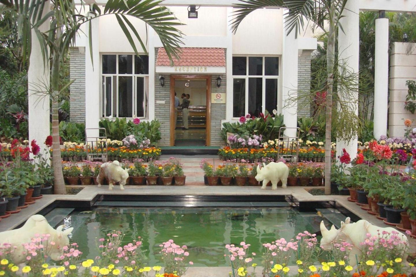 Pragati Resorts Kundakal ภายนอก รูปภาพ